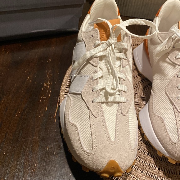 New Balance size 9 1/2! Brand new - Picture 5 of 6